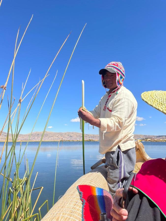Uros Utasa Lodge Puno Exteriör bild