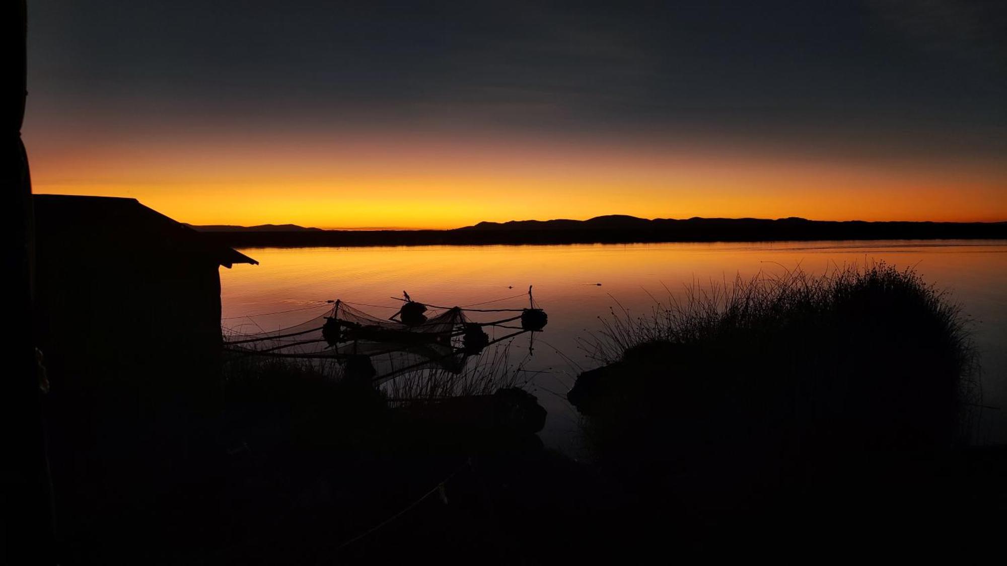 Uros Utasa Lodge Puno Exteriör bild